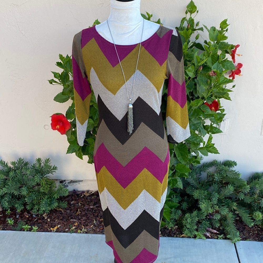 Lite weight form fitting dress size small